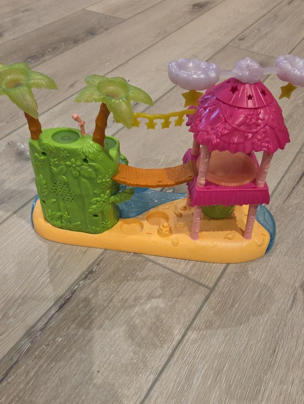 Spin Master Games Hatchimals Colleggtibles Tropical Party Playset